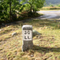 Grenzstein auf der Grenze zwischen Llívia (Spanien) und Angoustrine-Villeneuve-des-Escaldes (Frankreich)