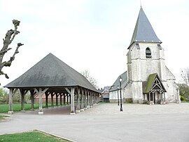 The church and covered market in Hornoy-le-Bourg