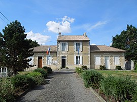 The town hall in Salignac-de-Mirambeau