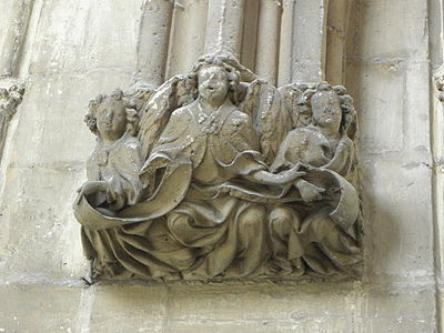 A corbel decorating the base of an arch
