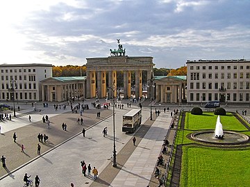 With the Pariser Platz in 2005, following restoration and pedestrianization