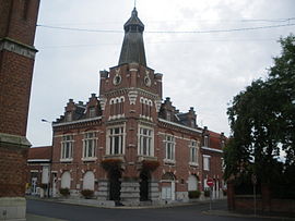 The town hall in Vieux-Berquin