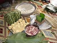 The prepared ingredients of bánh chưng