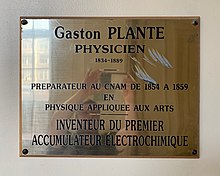 Commemorative plaque of Gaston Planté on the Parisian Campus of CNAM, inventor of the first lead-acid accumulator and first reusable lead-acid battery.