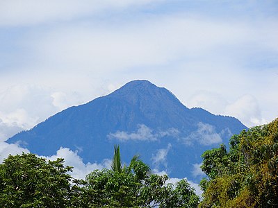 Volcán Tacaná on the border between Guatemala and México is the second highest major summit of Central America.