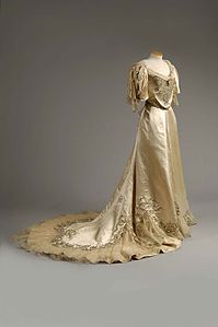 Early 1900s court presentation dress from Moyse's Hall Museum – House of Worth was at the height of its success at the turn of the century.