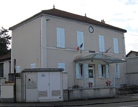 The town hall in Villeneuve-les-Bordes