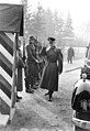 General von Stülpnagel grüßt traditionell-militärisch, Januar 1941