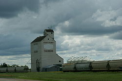 Grain elevator in Theodore