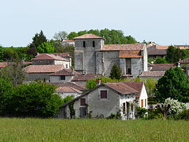 The church and surroundings in La Chapelle-Gonaguet