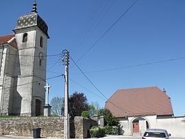 The church and town hall in Lavernay