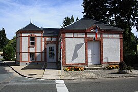The town hall in Milon-la-Chapelle