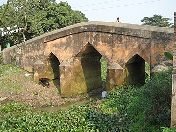 A 17th-century Mughal bridge over a decaying canal