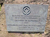 UNESCO-Plakette auf dem Gelände von Altamira