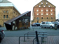 Keilstück on the Martinikirchhof in front of "Army bakery" (left) and "Granary"