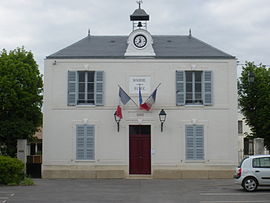 The town hall of Courson-Monteloup
