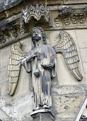An angel decorating the apse
