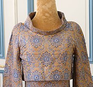 A possible imitation of Persian clothing. (Two-piece)
