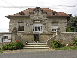 The town hall of Oulches-la-Vallée-Foulon