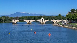 Ruine des Pont Saint-Bénézet bei Avignon