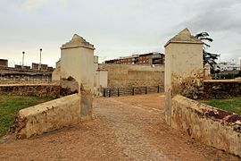 Exit from the San Vicente Gate to the covered road to the fort of San Critóbal