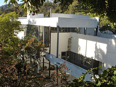 Lovell Health House in Los Feliz, Los Angeles, California, by Richard Neutra (1927–29)