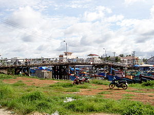 A bridge on Dương Đông river