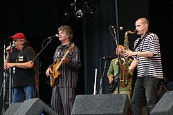 The Muffin Men with Jimmy Carl Black (left); 12 August 2005