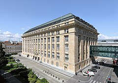 Hauptgebäude am Otto-Wagner-Platz 3