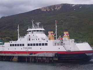 The car ferry connecting Bognes with Lødingen to the north
