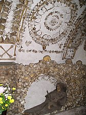 Side second ossuary's chapel
