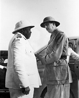 Félix Éboué, Gouverneur von Französisch-Äquatorial­afrika, mit Charles de Gaulle im Tschad, Oktober 1940