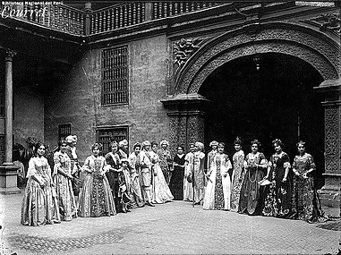 Festivities of the Centennial of the Independence of Peru inside the Palacio de Torre Tagle, photo of 1921.[4]