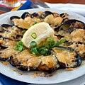 Mussels and cheese gratin