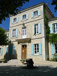 The town hall in Savasse