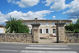 The town hall in Aubie-et-Espessas