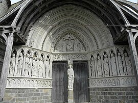 Western portal of the church of Saint Eliphe.