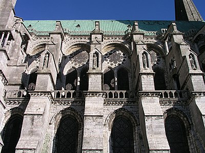 Flying buttress supporting the upper walls and counterbalancing the outward thrust of the vaulted ceiling, allowing thin walls and greater space for windows