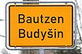 Zweisprachiges Ortsschild in Bautzen (Budyšin) mit Obersorbisch