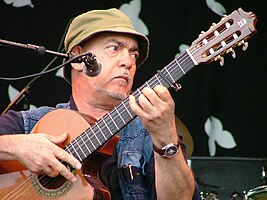 Al Madfai performing in 2005