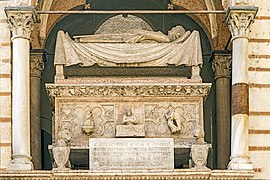 Tomb of Cangrande above the entrance porch.