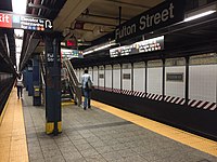 Mittelbahnsteig der Station Broadway–Seventh Avenue Line