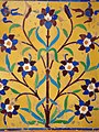 Glazed tile kashi inlay in mausoleum verandah
