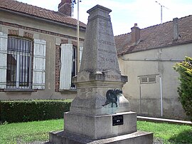 The war memorial in Chenoise