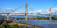 SkyBridge, Vancouver: Aufwändige U-Bahn-Brücke über den Fraser River
