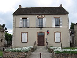 The town hall in Thénisy