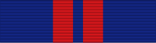Gewebtes Band der Delhi Durbar Medal 1911 mit breiter Blauer Borte und drei Streifen Rot-Blau-Rot.