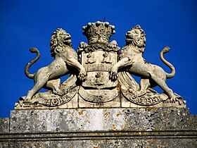 Easton Neston Gate at Towcester Race Course (detail). Coade stone crest, the Fermor arms, signed by William Croggon. (See "Towcester/Easton Neston" section)