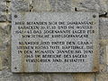 Tafel zum Gedenken an die Quarantäne-Baracken 16, 17 und 18; Foto 2010