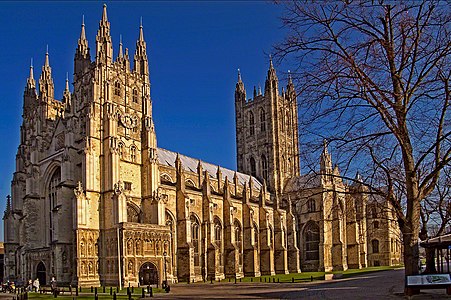 Canterbury Cathedral (1174–1834) The exterior was largely rebuilt into the perpendicular style in the 14th and 15th centuries.